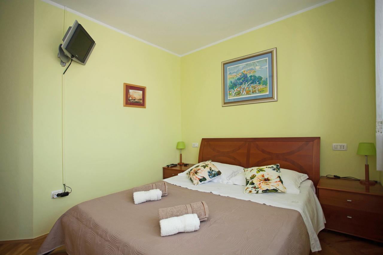 Apartment Pia 罗维尼 外观 照片