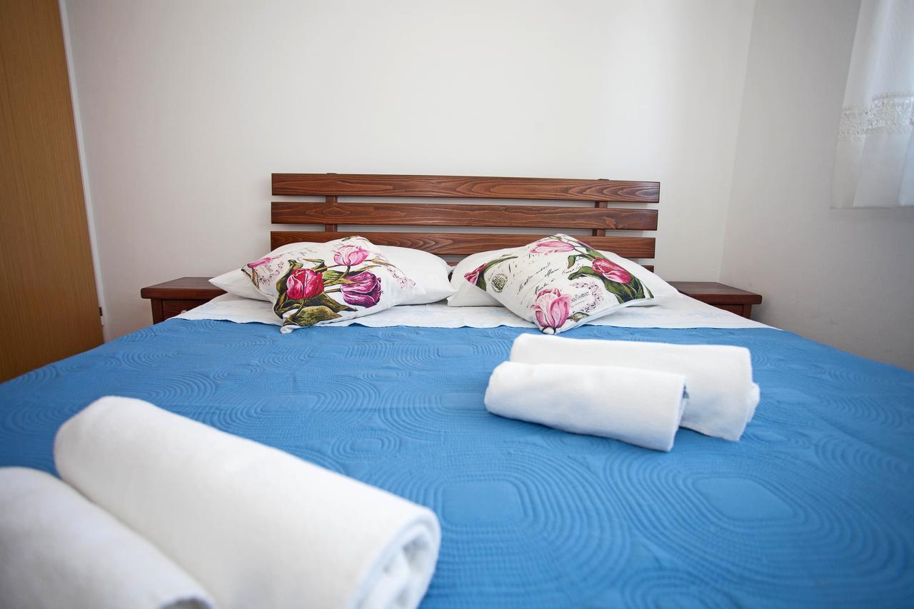 Apartment Pia 罗维尼 外观 照片