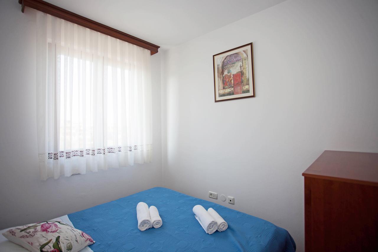 Apartment Pia 罗维尼 外观 照片