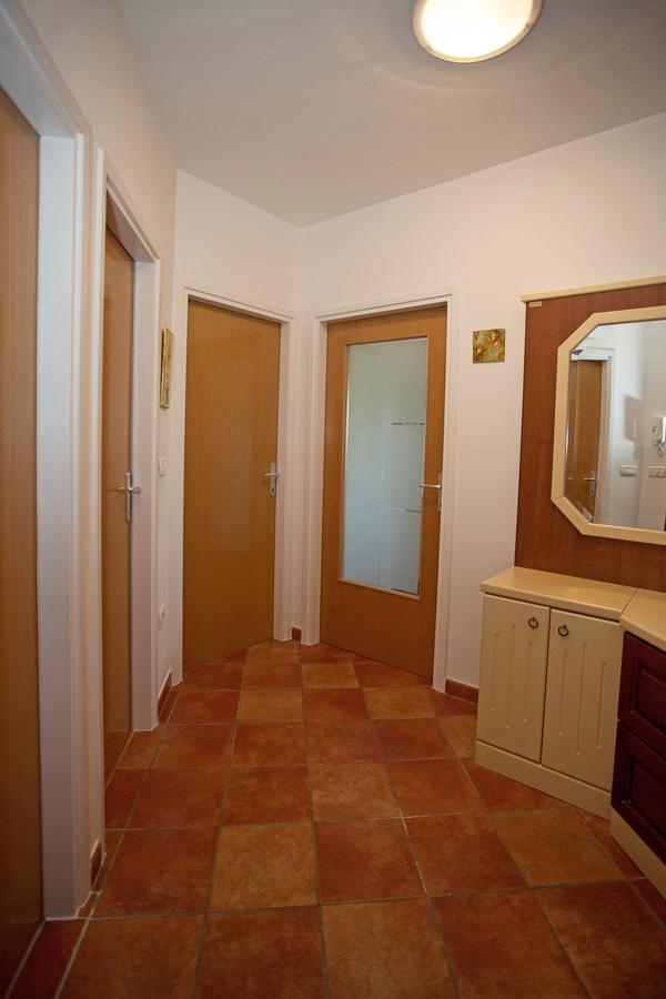 Apartment Pia 罗维尼 外观 照片